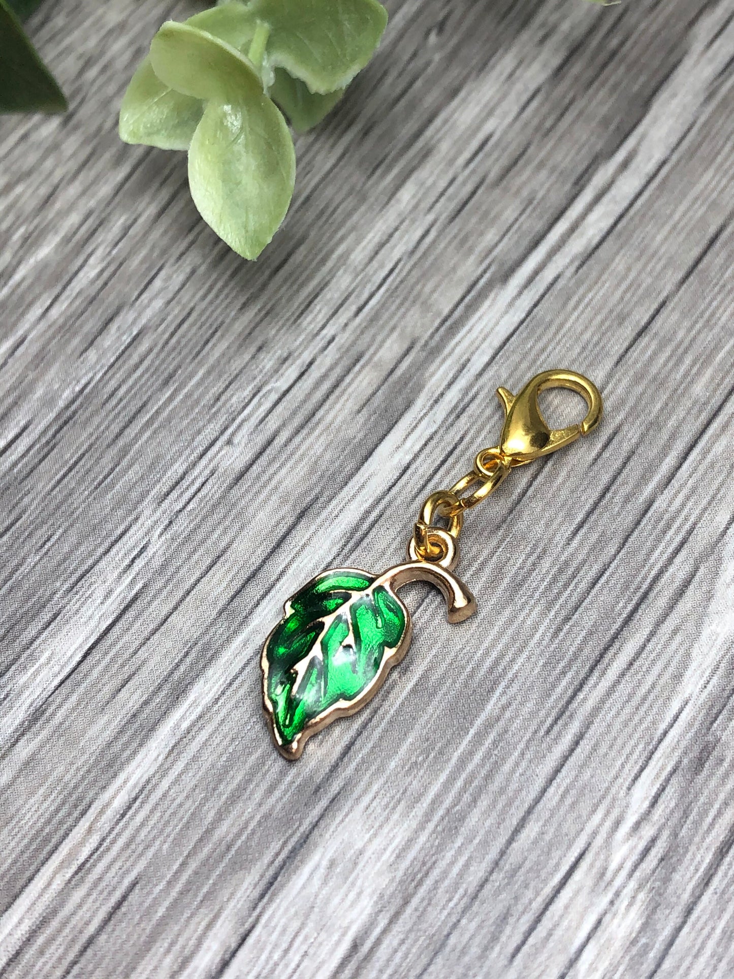 Green Leaf Knitting Progress Keeper, Yarn Stitch Marker