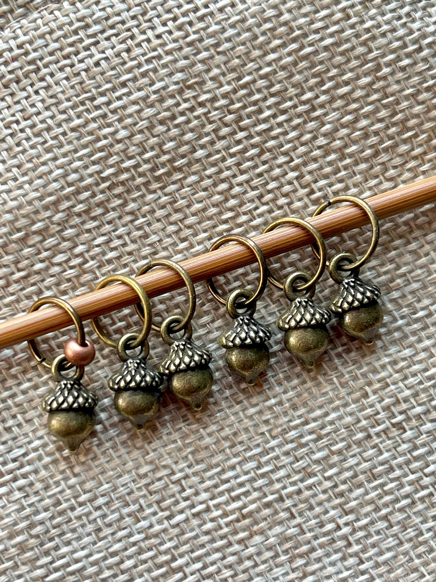 Bronze Acorn Snag Free Stitchmarkers, Yarn Jewelry, Gift for Knitters, Notions for Knits, Yarn Jewelry