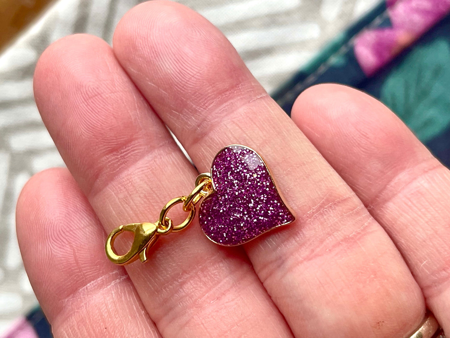 Pink Glitter Heart Zipper Pull, Knitting Progress Keeper