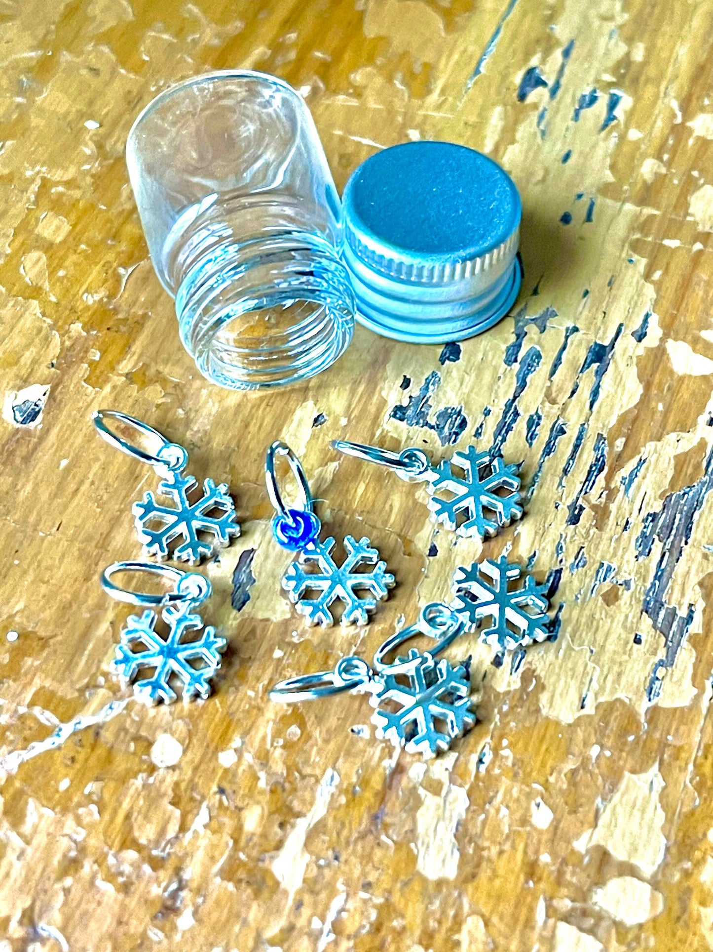 Snowflake Christmas Stitch Markers, Winter Knitting Progress Keepers