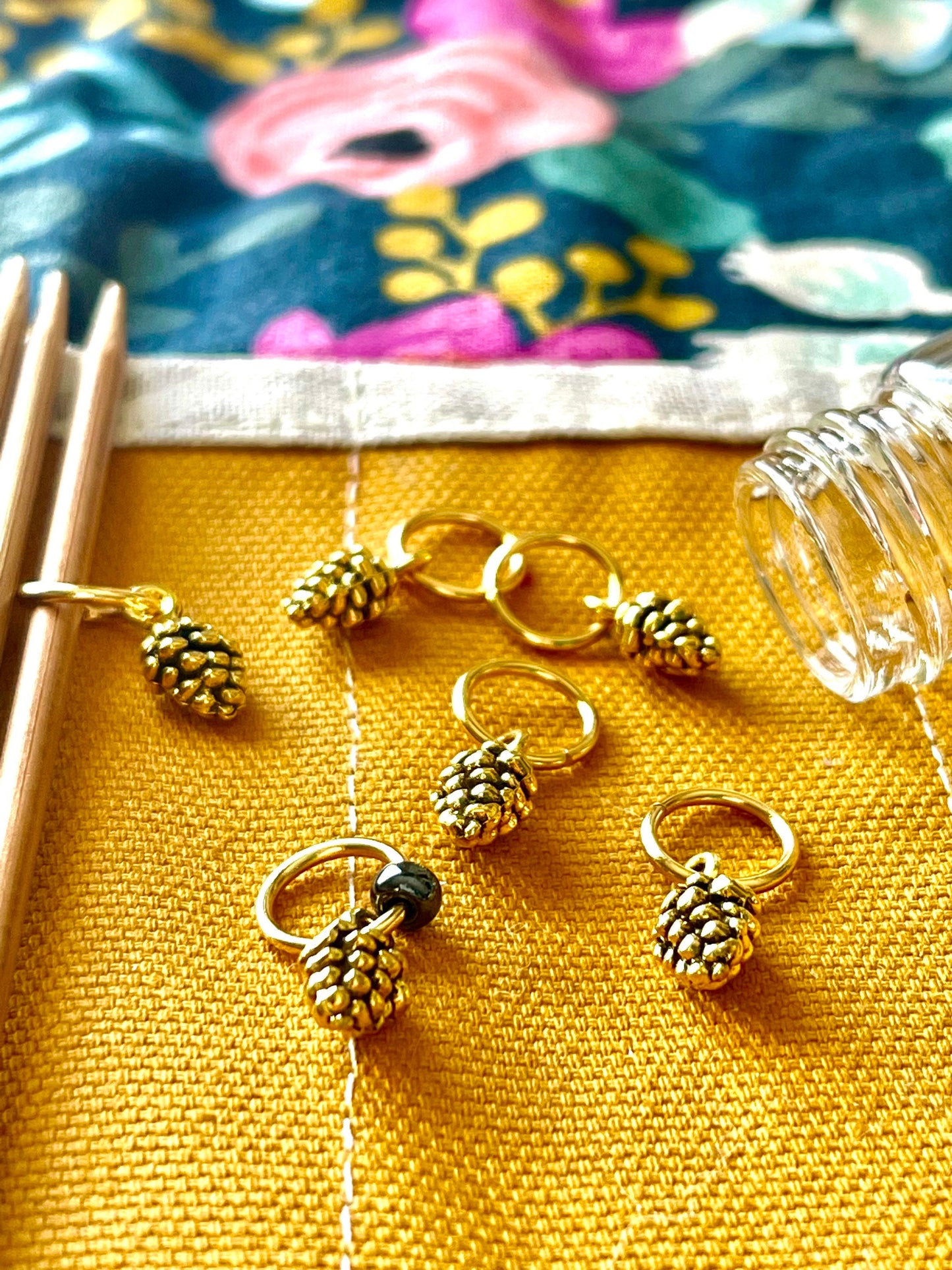 Gold Pine Cones Snagless Stitch Markers, Knitting Accessories, Snag Free Progress Keepers, Yarn Jewelry, Knitters Ideas, Pinecone