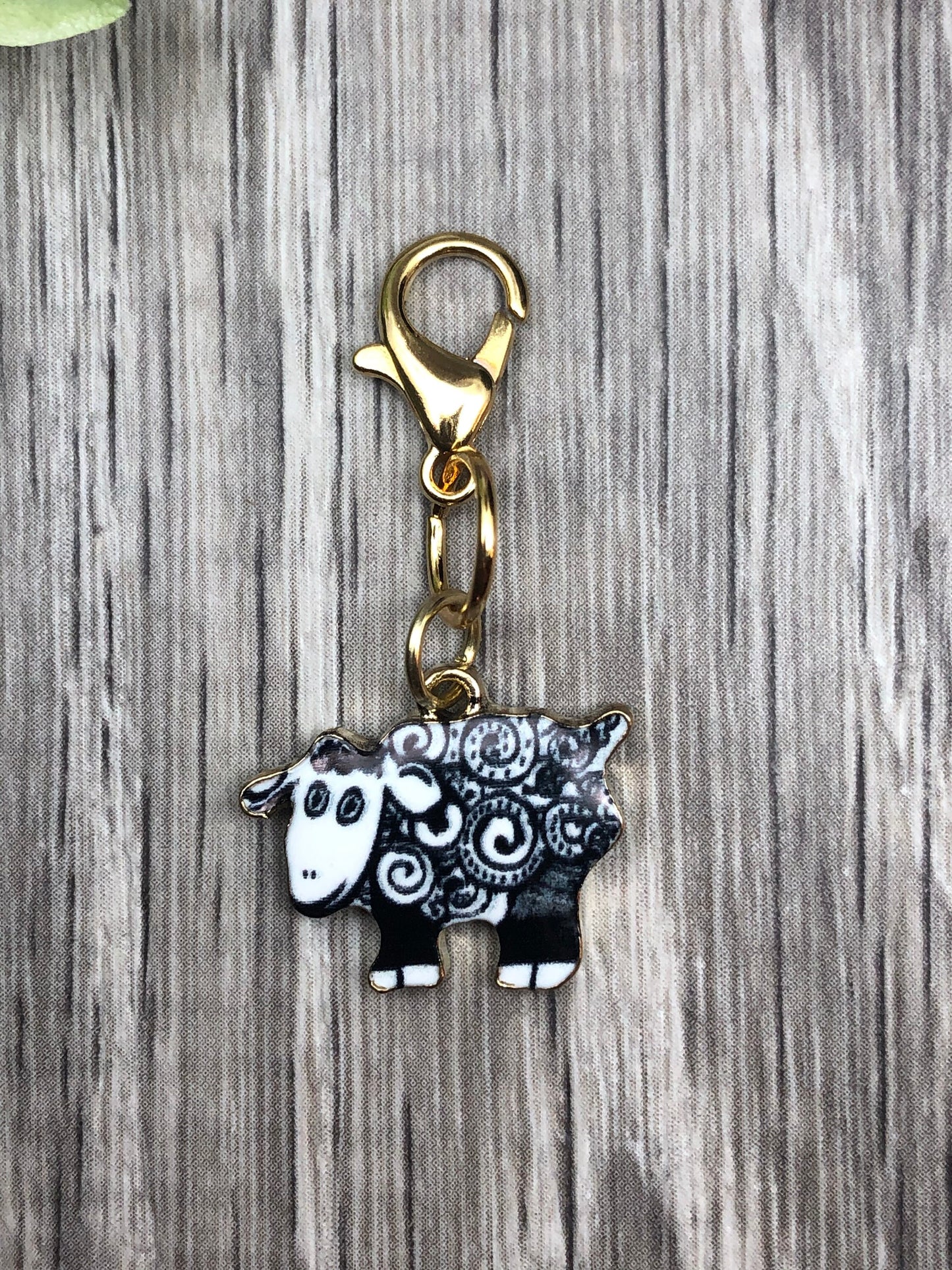 Black and White Sheep Progress Keeper, Knitting Crochet Zipper Pull
