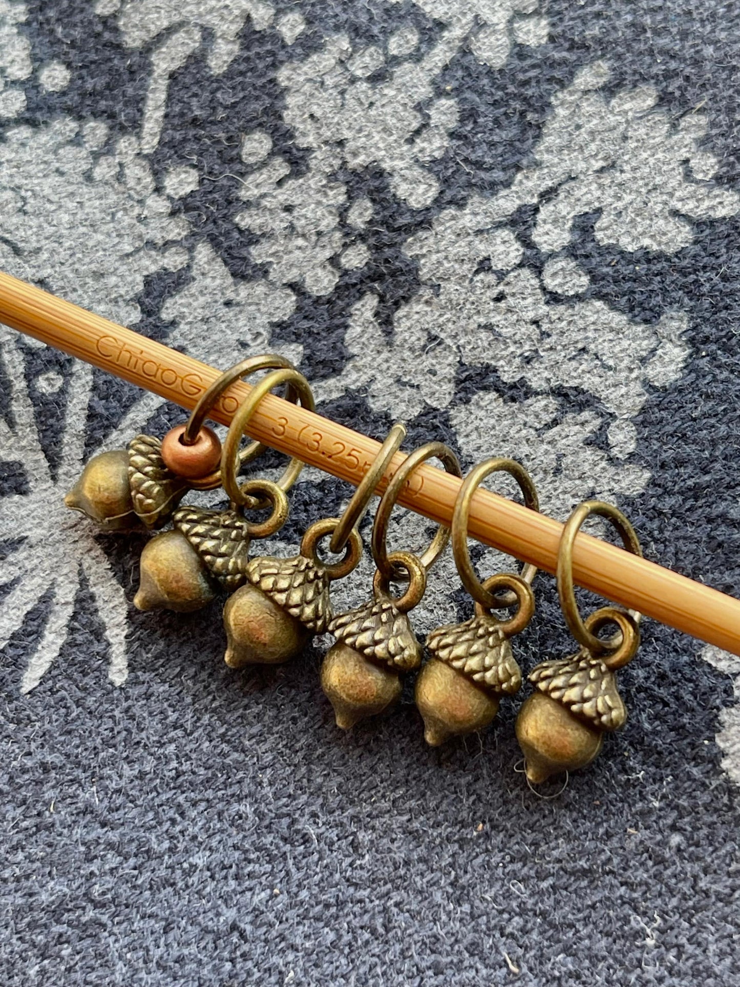 Bronze Acorn Snag Free Stitchmarkers, Yarn Jewelry, Gift for Knitters, Notions for Knits, Yarn Jewelry