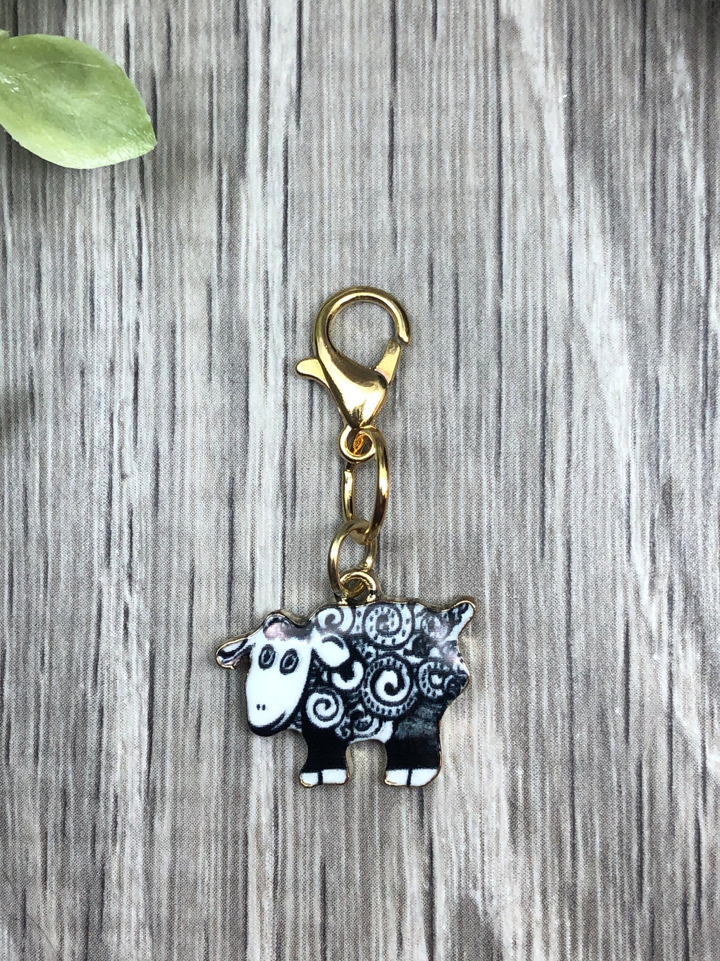 Black and White Sheep Progress Keeper, Knitting Crochet Zipper Pull