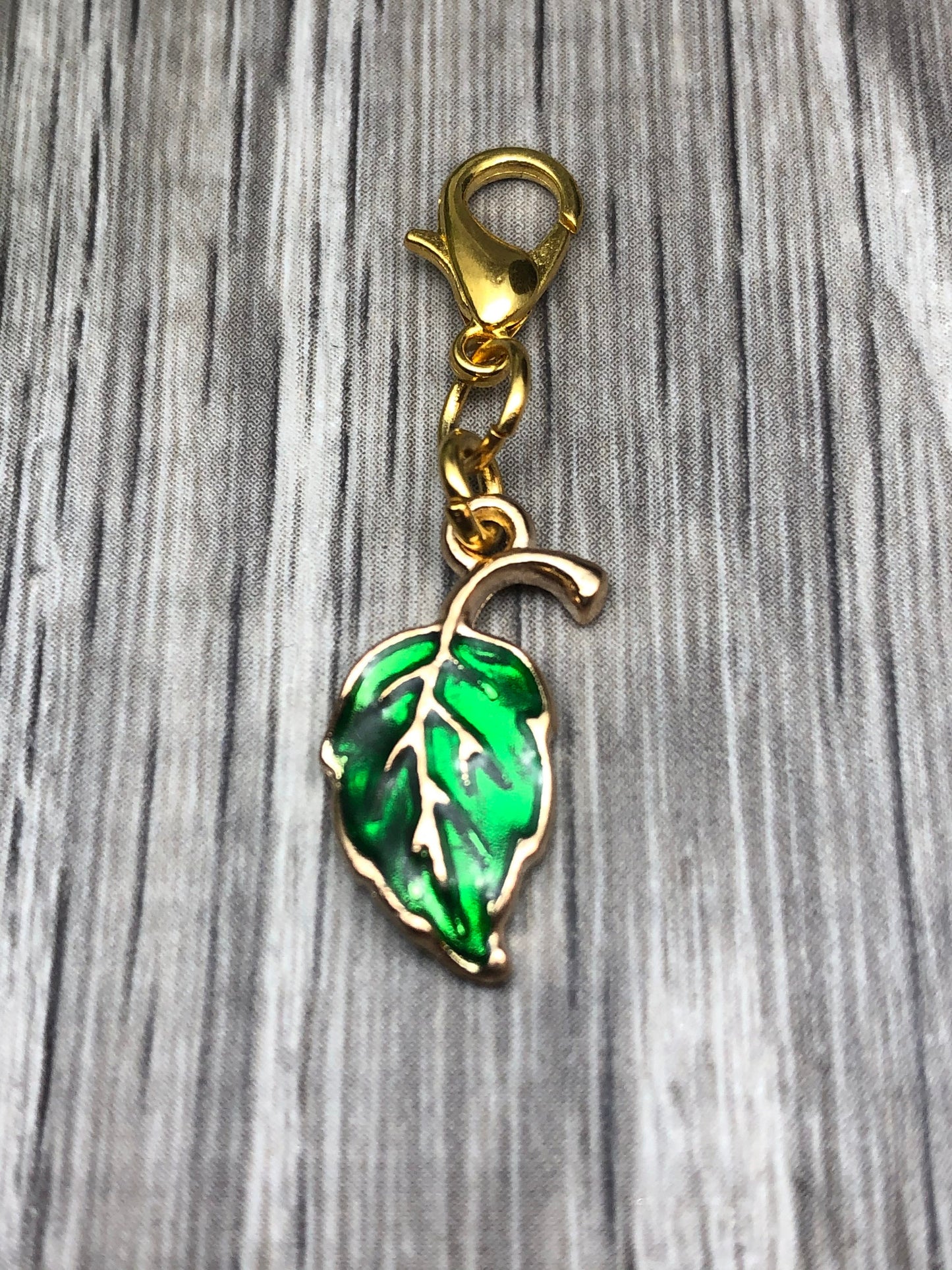 Green Leaf Knitting Progress Keeper, Yarn Stitch Marker