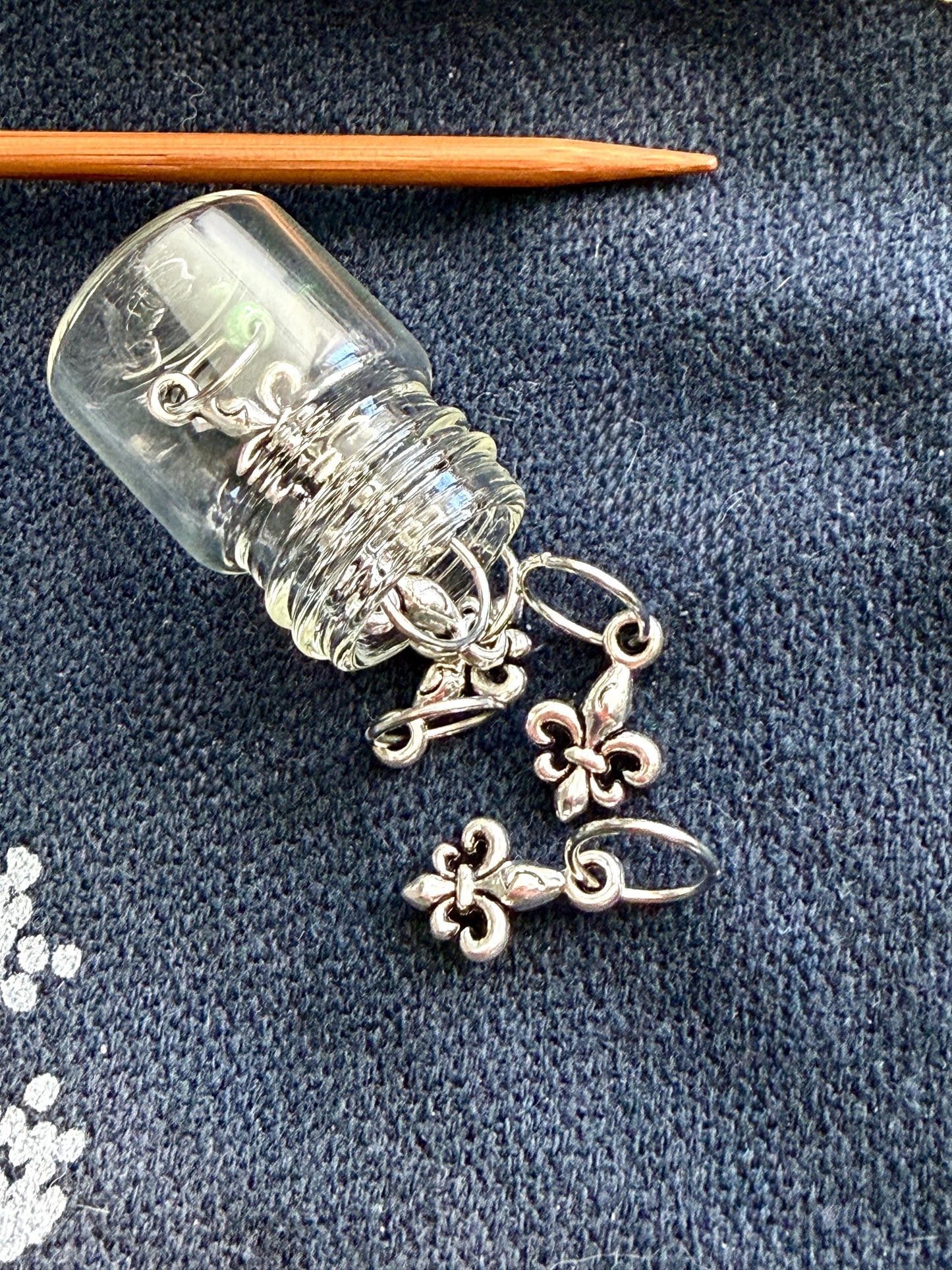 Snag-Free Royal Fleur de Lys Stitchmarkers, Knitting Accessories, Set of 6