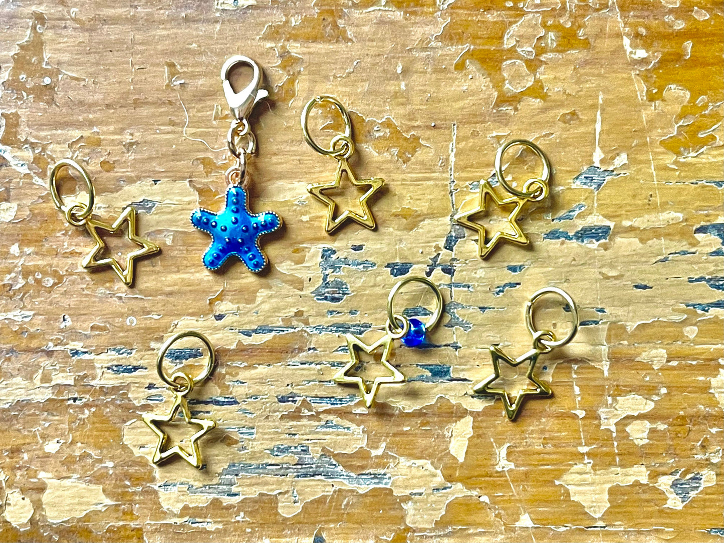 Gold Star Stitch Markers with Blue Star Progress Keeper
