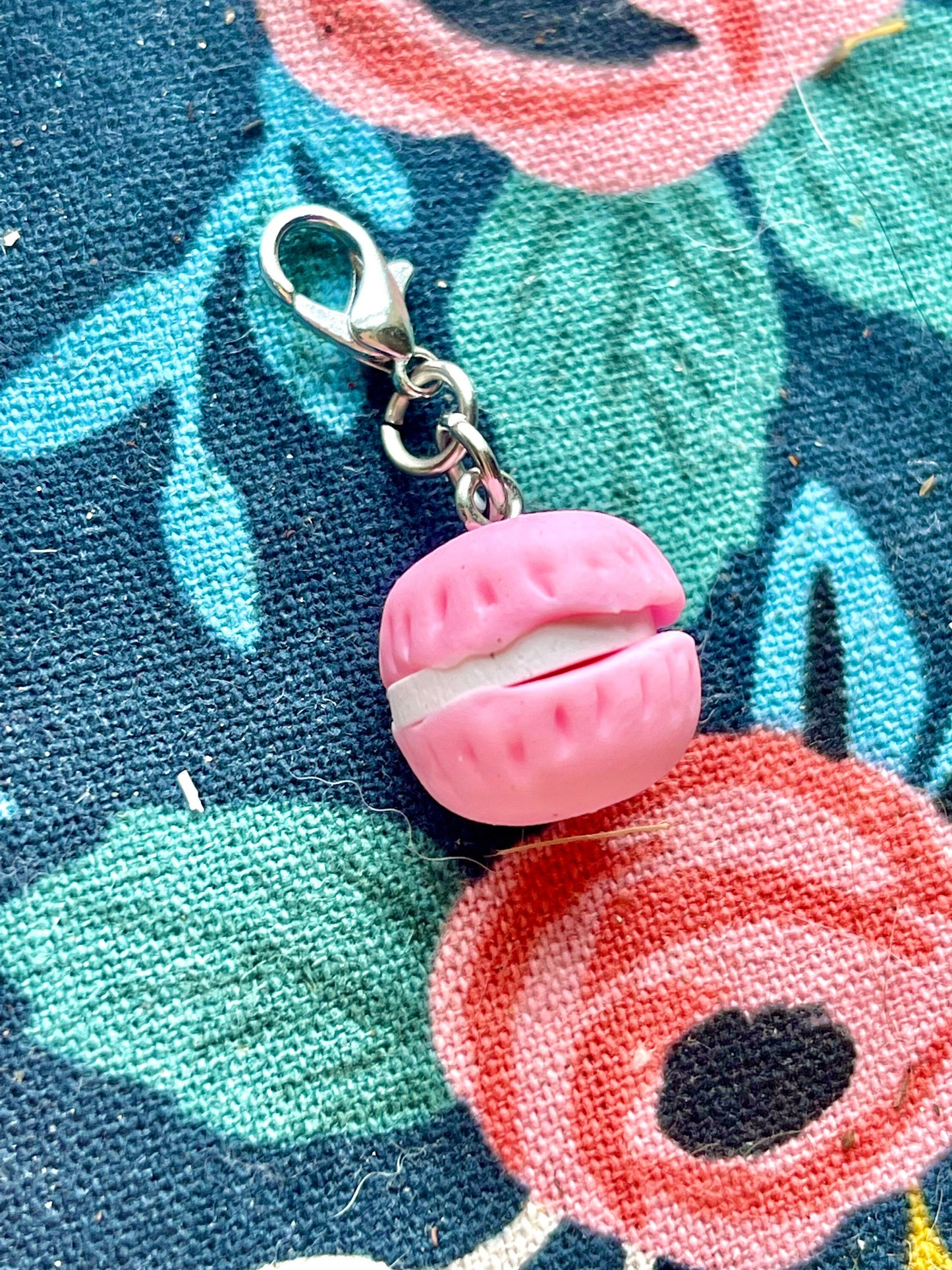 Macaroon Stitch Marker, Polymer Clay Knitting Crochet Accessory
