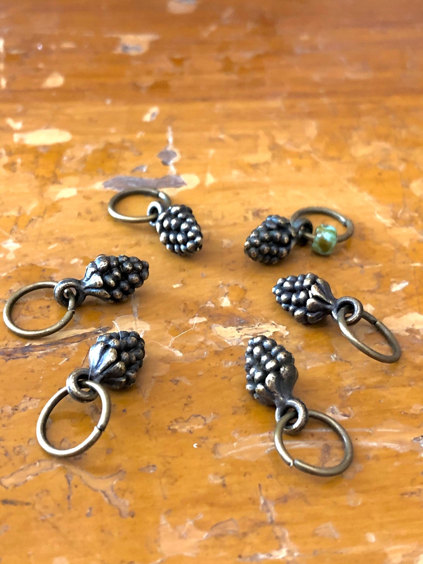 Antique Bronze Pine Cone Stitch Markers, Knitting Accessories, US9 Needles