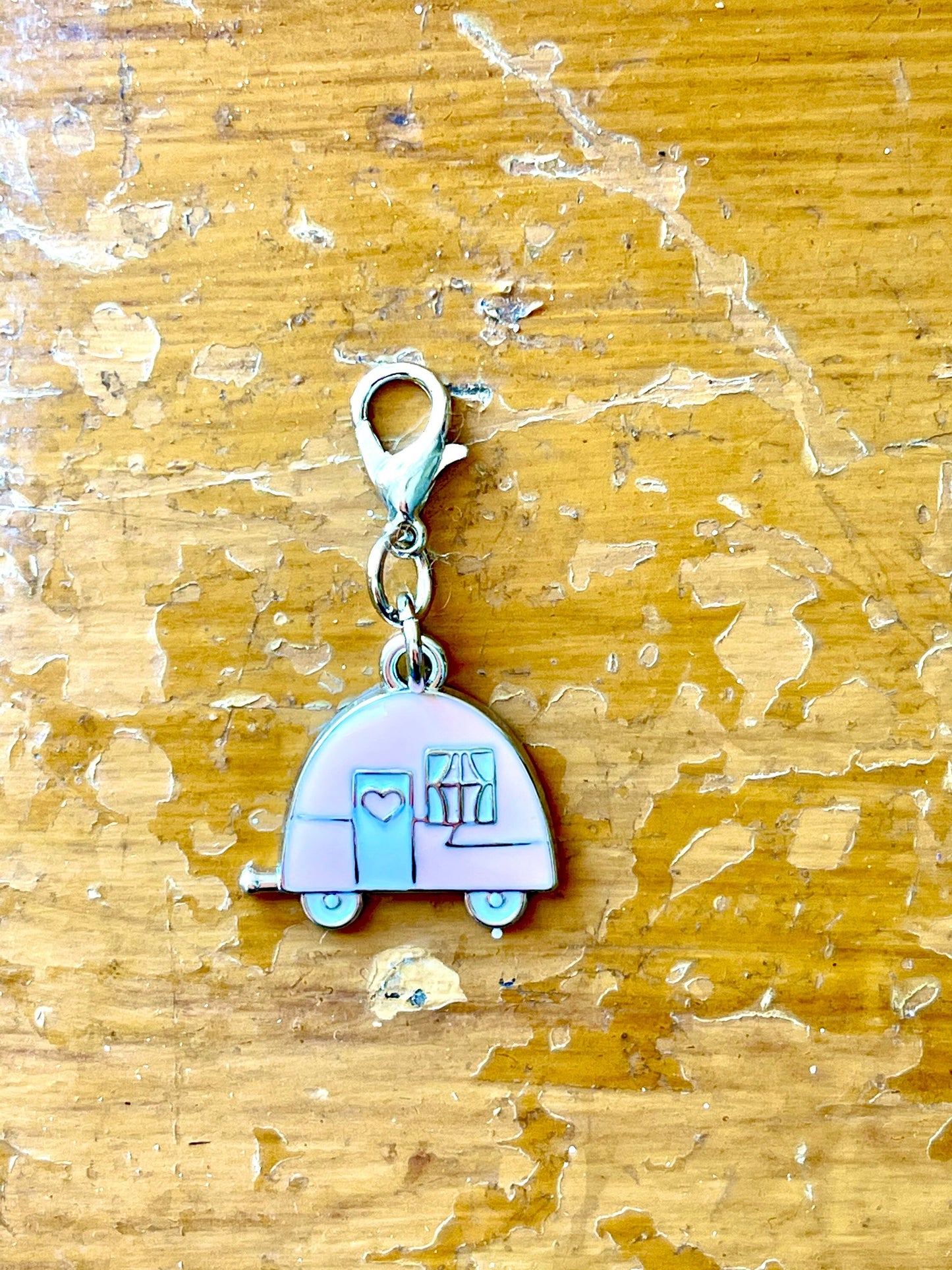 Camper Trailer Progress Keeper, Pink or Green, Knitting Stitch Marker