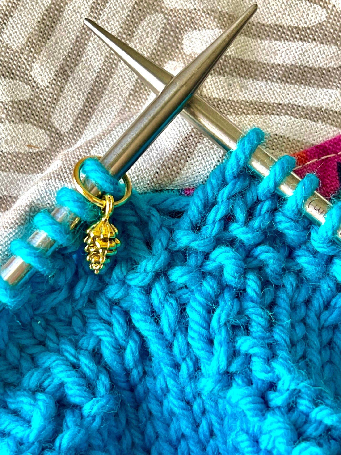 Gold Pine Cones Snagless Stitch Markers, Knitting Accessories, Snag Free Progress Keepers, Yarn Jewelry, Knitters Ideas, Pinecone