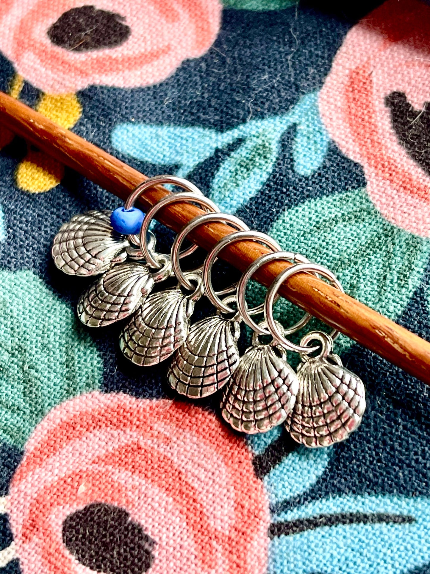Seashells Silver Stitch Markers, Snagfree Knitting Progress Keepers, Set of 6
