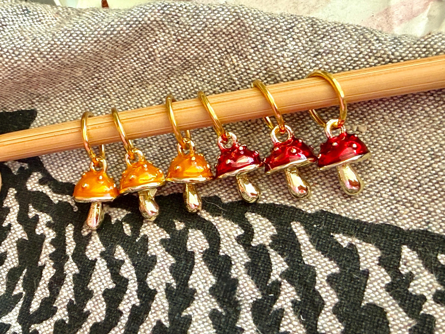 Enamel Mushrooms Orange and Red Stitch Markers, Snag Free Knitting Accessories, Set of 6