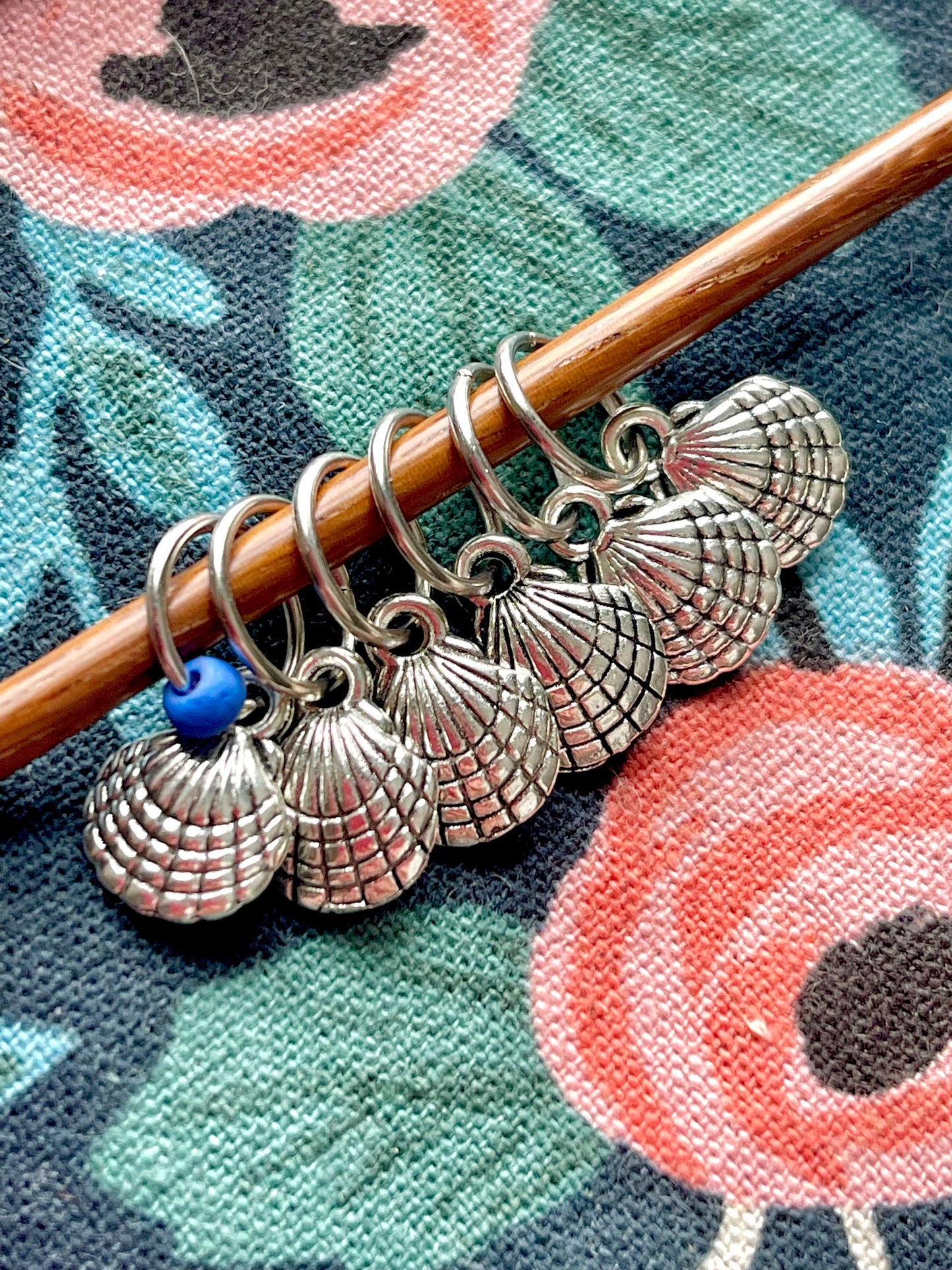 Seashells Silver Stitch Markers, Snagfree Knitting Progress Keepers, Set of 6