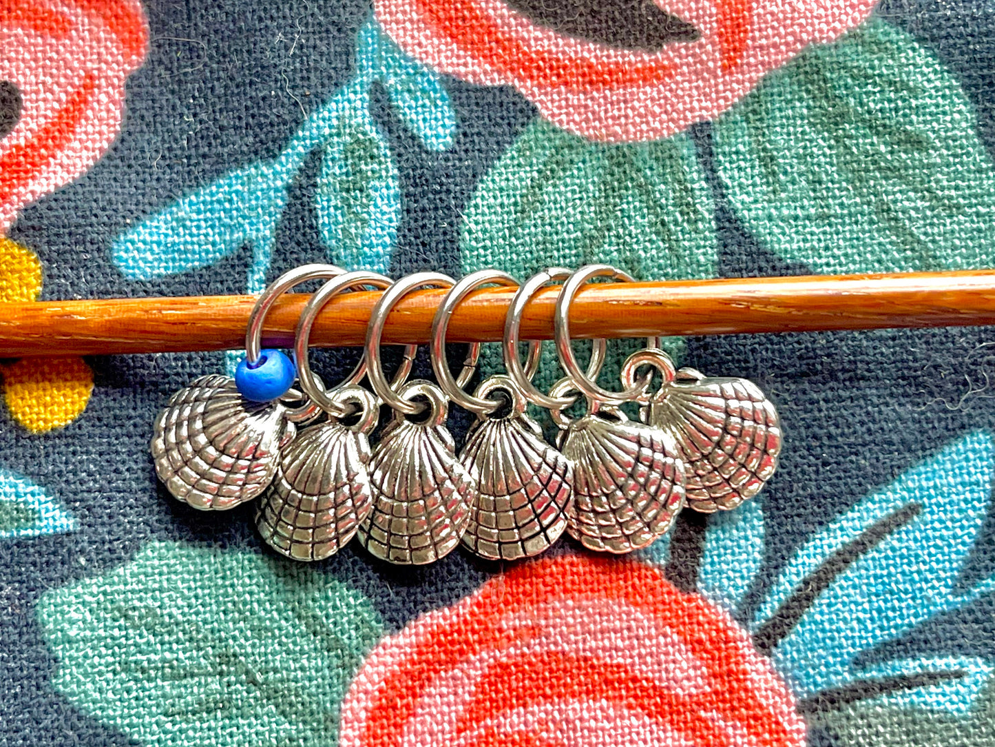 Seashells Silver Stitch Markers, Snagfree Knitting Progress Keepers, Set of 6