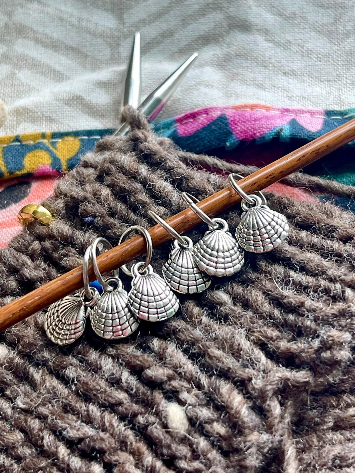Seashells Silver Stitch Markers, Snagfree Knitting Progress Keepers, Set of 6