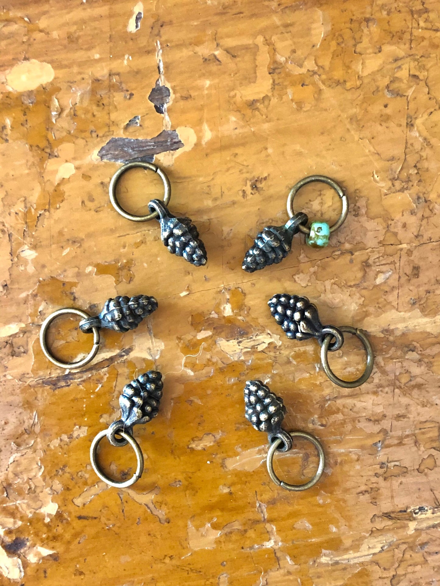 Antique Bronze Pine Cone Stitch Markers, Knitting Accessories, US9 Needles