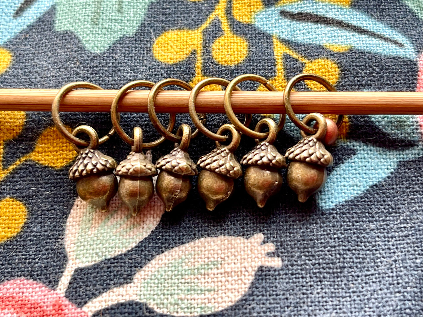 Bronze Acorn Snag Free Stitchmarkers, Yarn Jewelry, Gift for Knitters, Notions for Knits, Yarn Jewelry