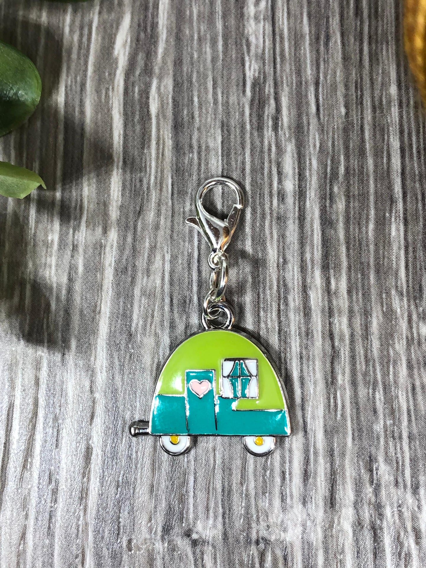 Camper Trailer Progress Keeper, Pink or Green, Knitting Stitch Marker