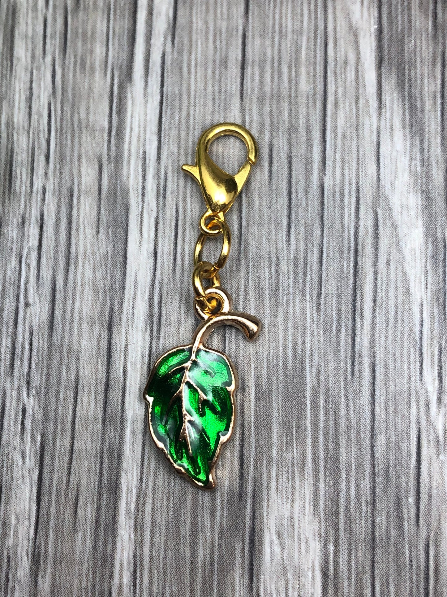 Green Leaf Knitting Progress Keeper, Yarn Stitch Marker