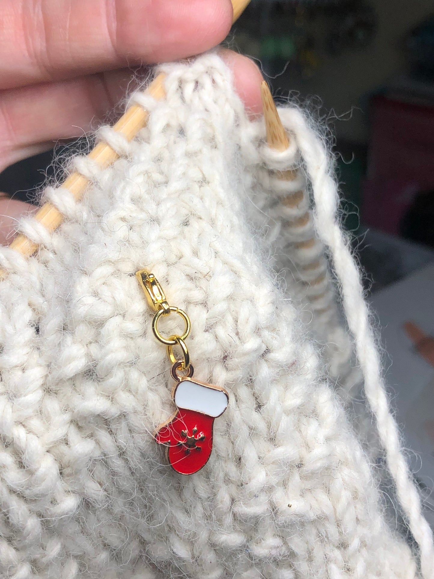 Christmas Mitten Progress Keeper, Knitters Zipper Pull, Yarn Jewelry