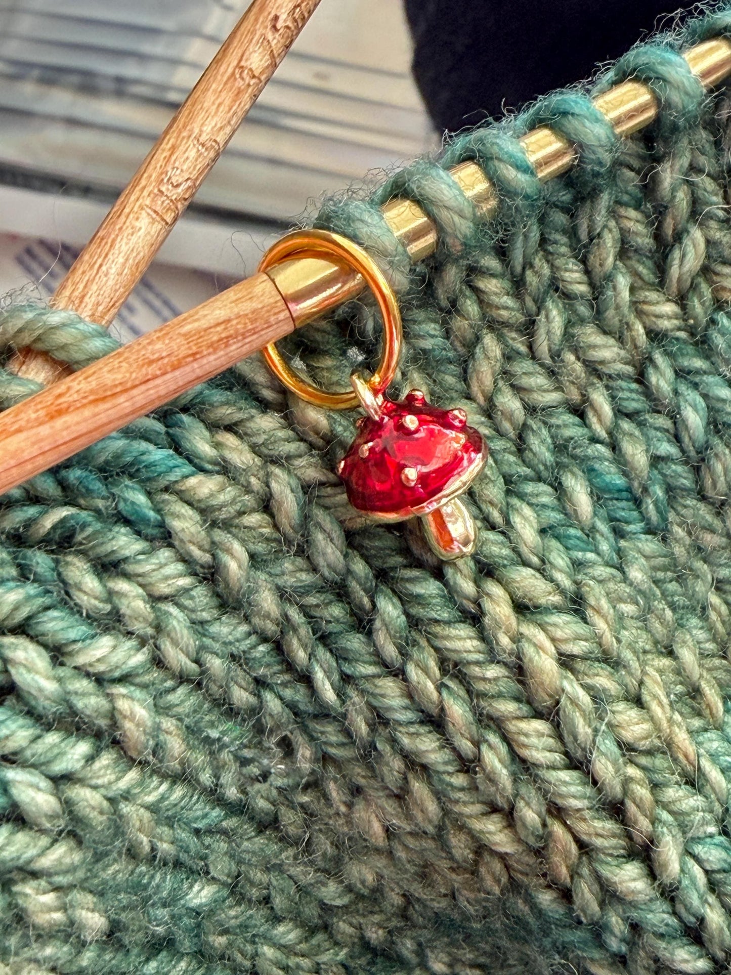 Enamel Mushrooms Orange and Red Stitch Markers, Snag Free Knitting Accessories, Set of 6