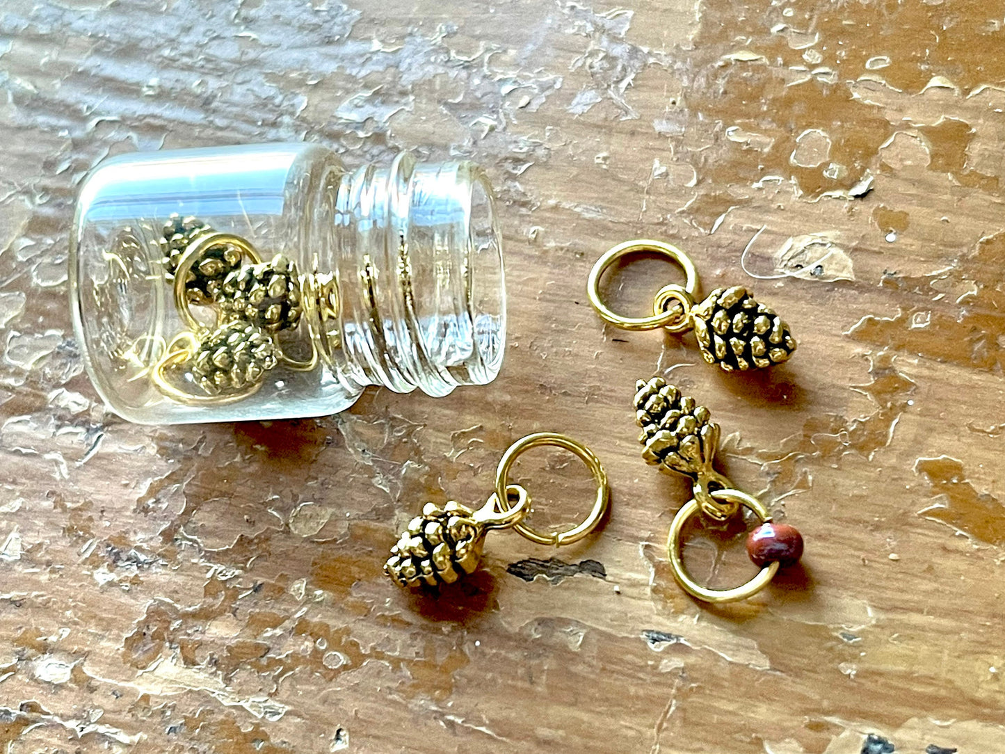Gold Pine Cones Snagless Stitch Markers, Knitting Accessories, Snag Free Progress Keepers, Yarn Jewelry, Knitters Ideas, Pinecone